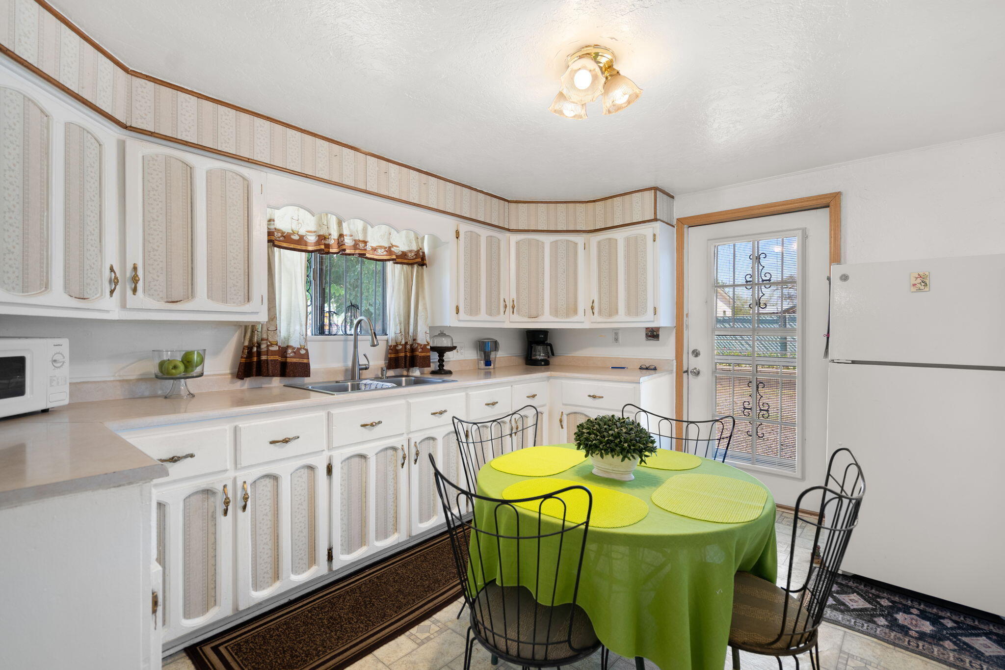 Photo 13 — 1629 Severo Road SW