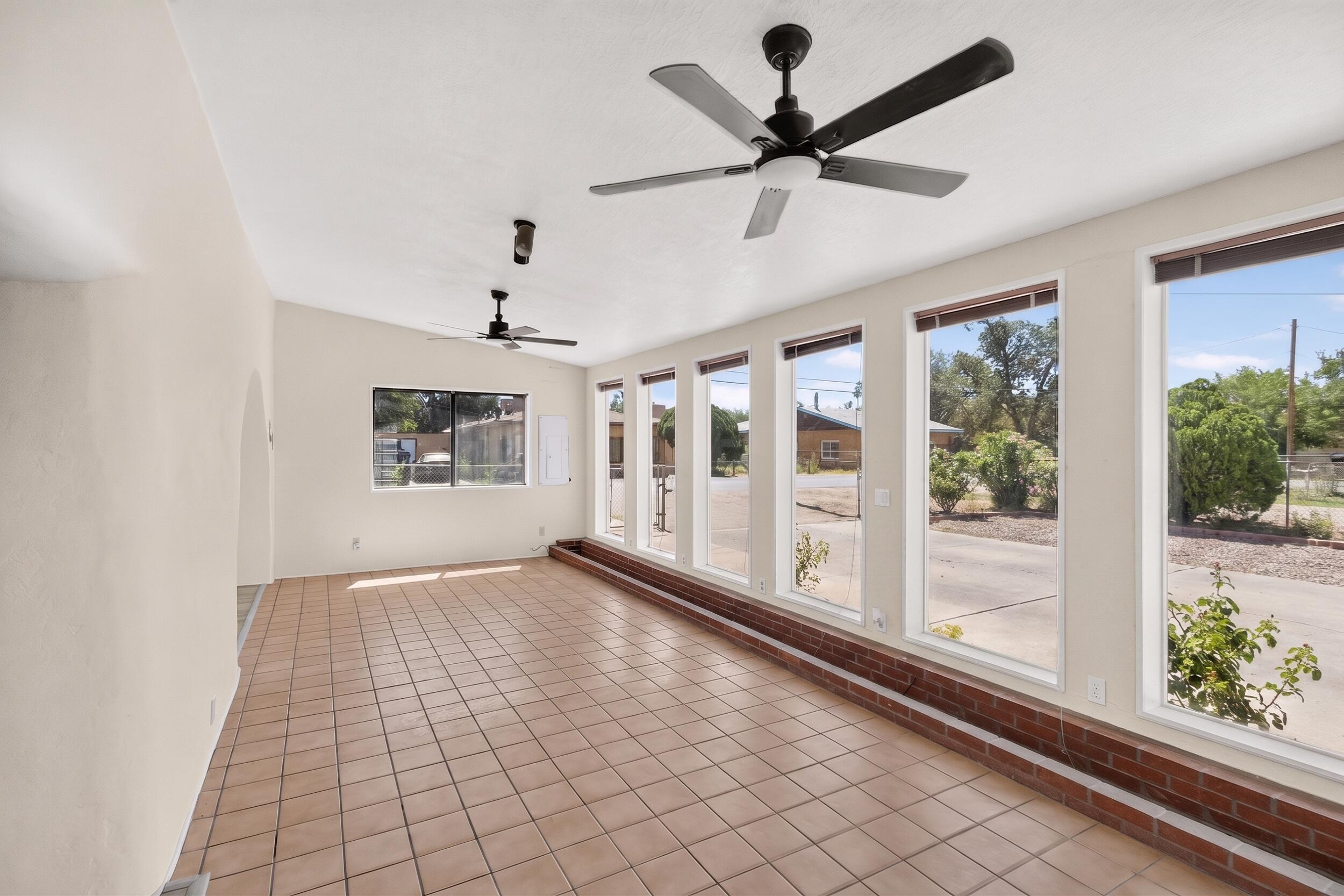 Photo 16 — 915 N Gabaldon Road