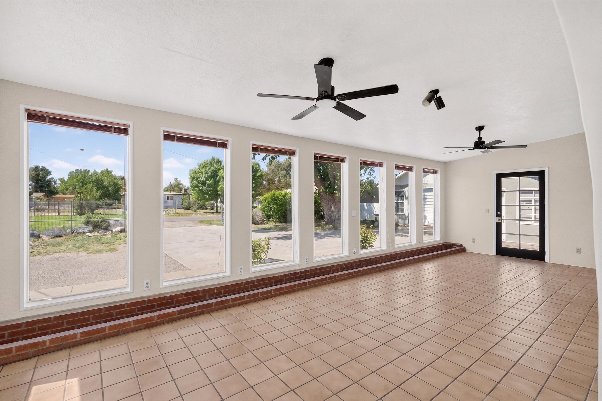 Photo 14 — 915 N Gabaldon Road