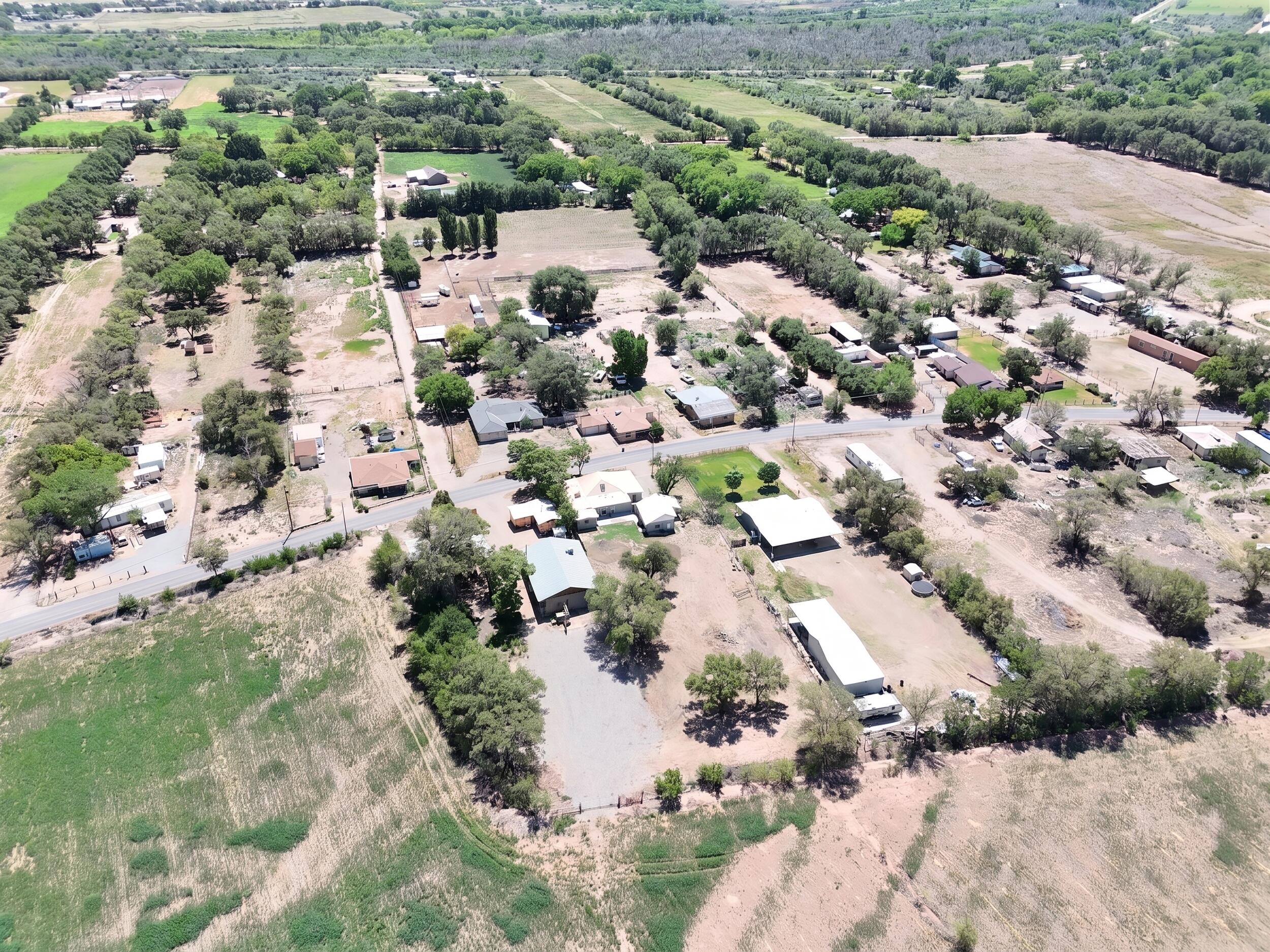 Photo 5 — 915 N Gabaldon Road