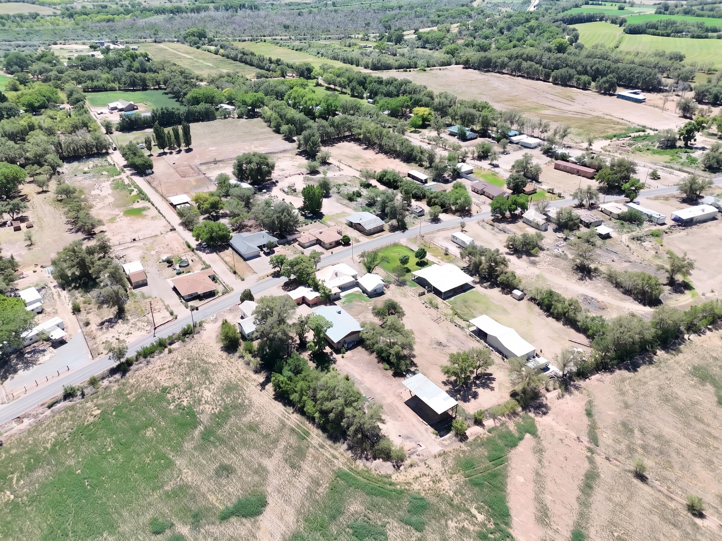 Photo 4 — 915 N Gabaldon Road