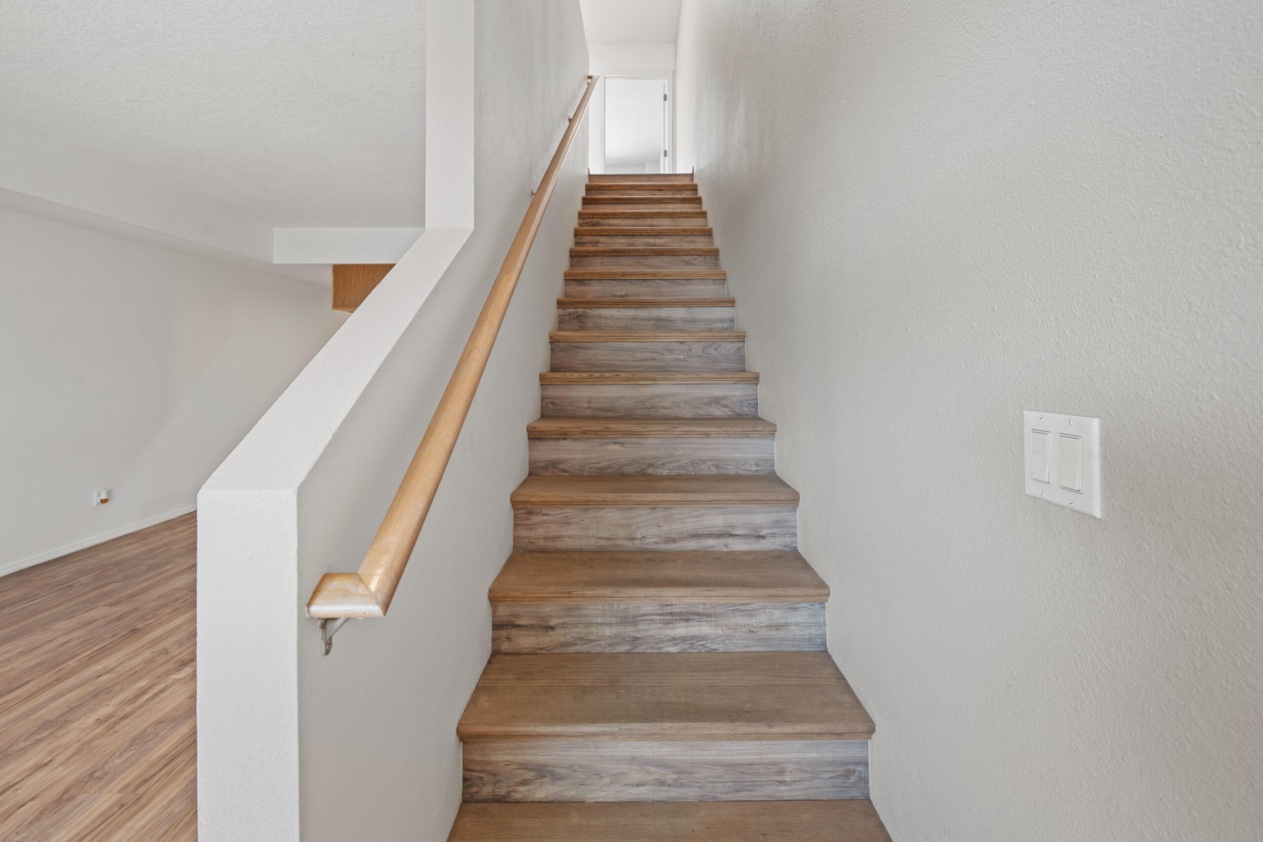 Photo 20 — 702 Broadway Boulevard SE APT 7