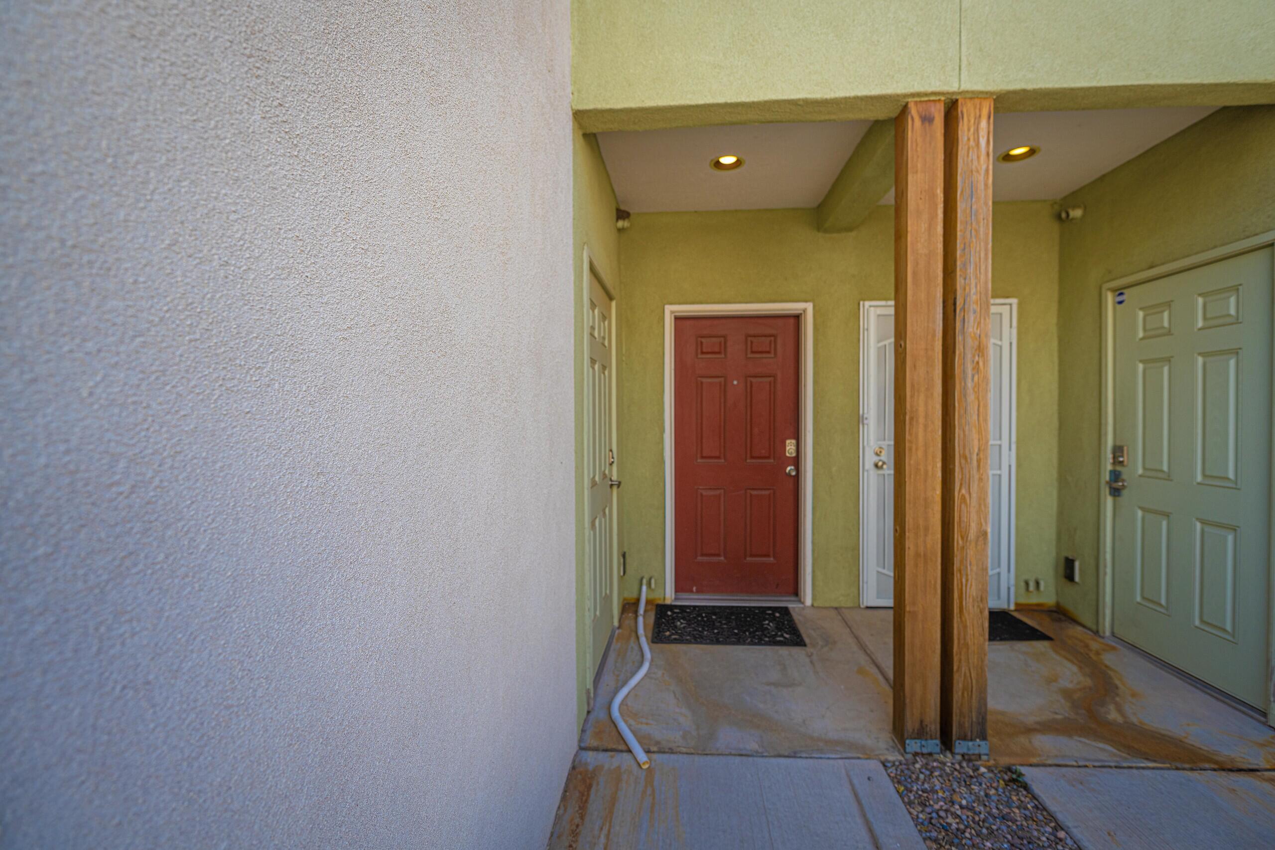 Photo 7 — 702 Broadway Boulevard SE APT 7