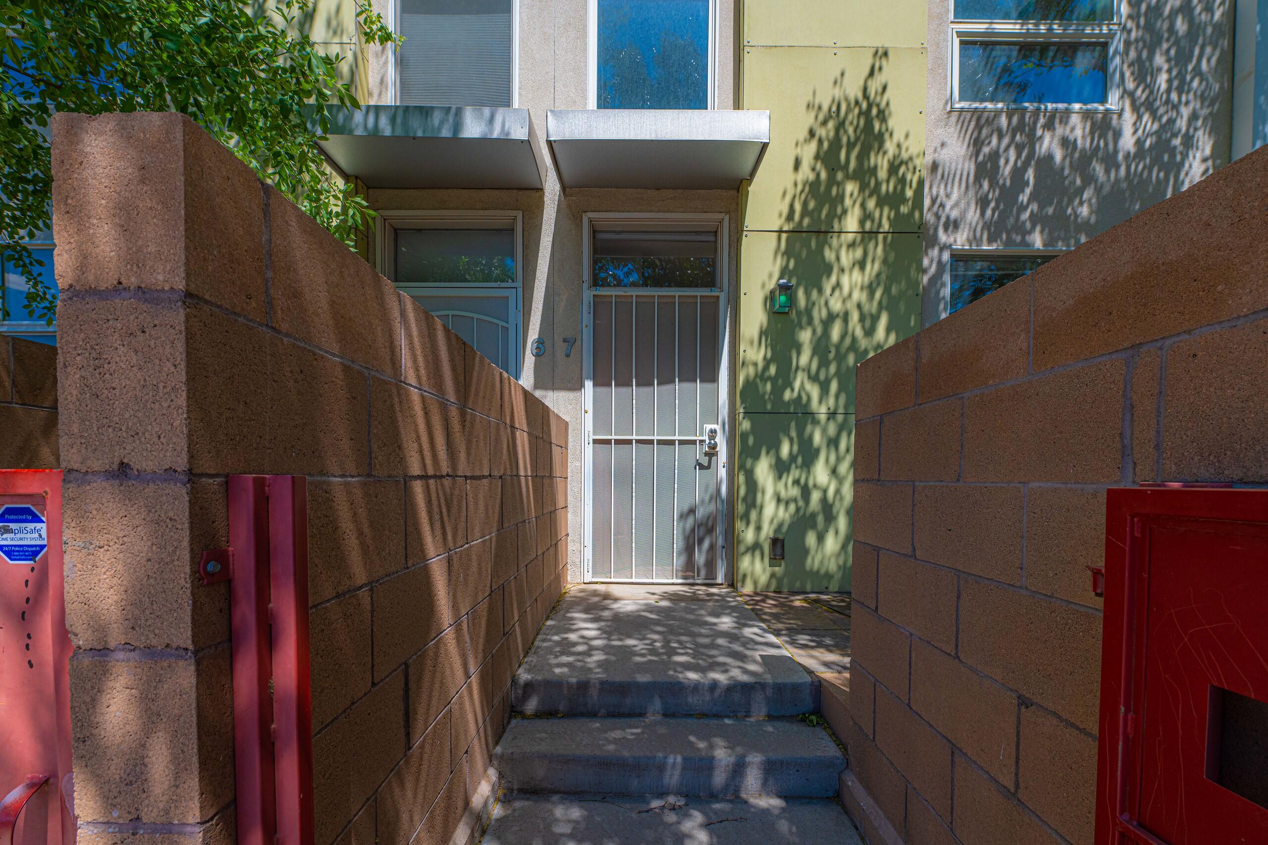 Photo 3 — 702 Broadway Boulevard SE APT 7