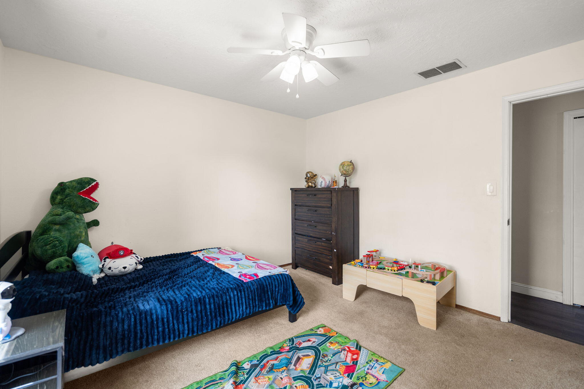 Photo 16 — 5208 Russell Drive NW
