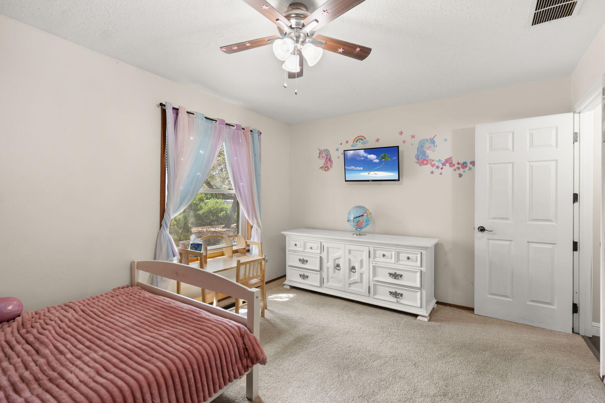 Photo 14 — 5208 Russell Drive NW