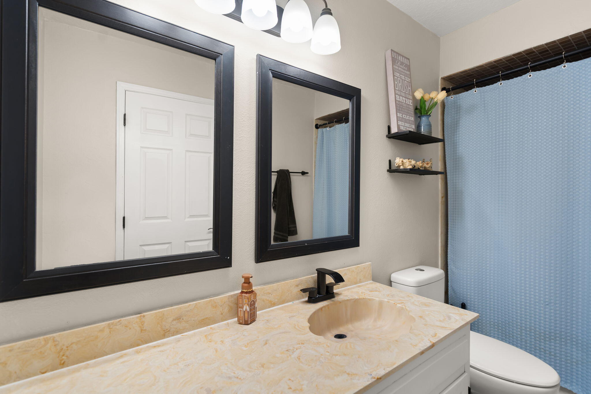 Photo 11 — 5208 Russell Drive NW