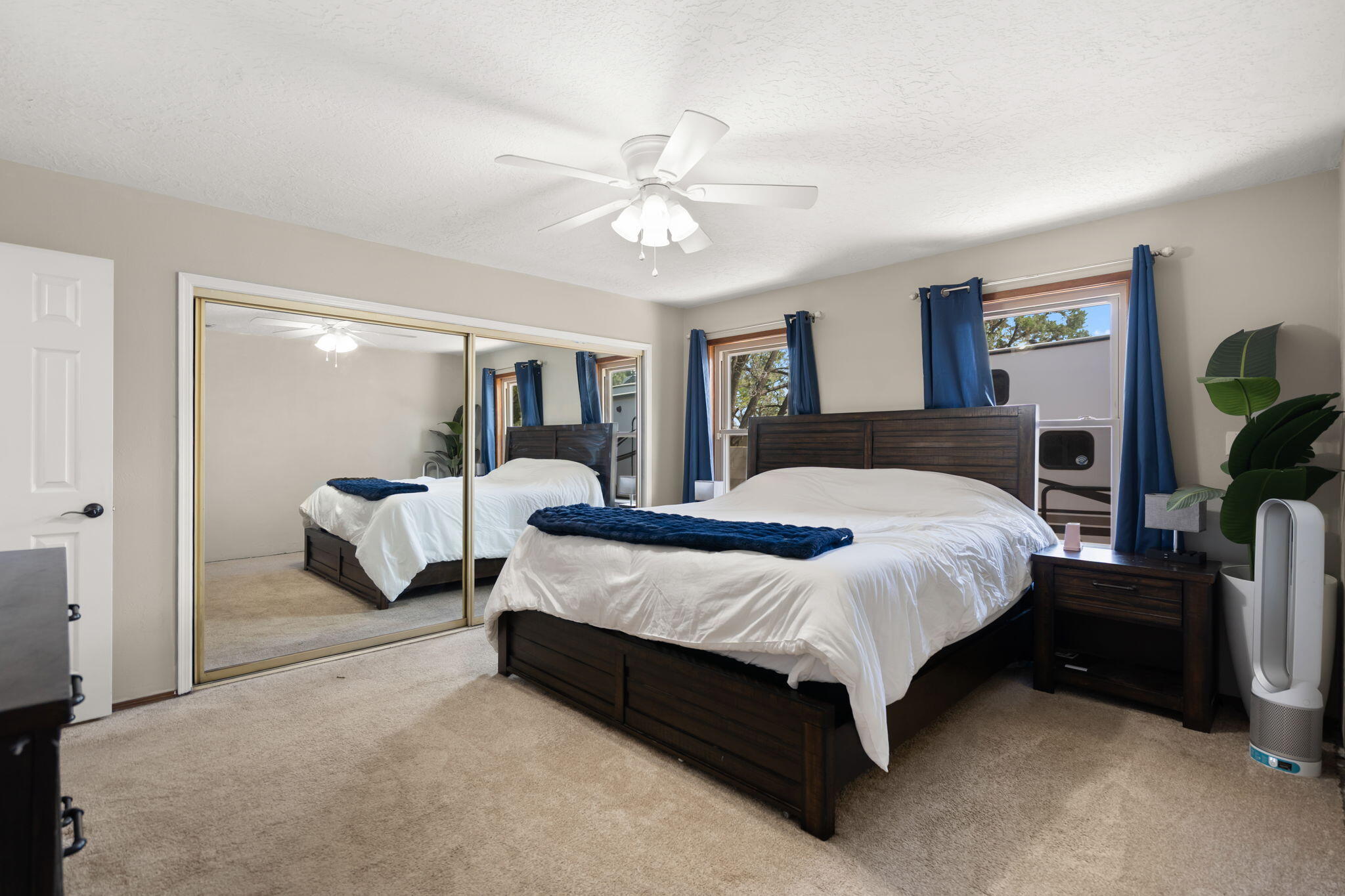 Photo 10 — 5208 Russell Drive NW