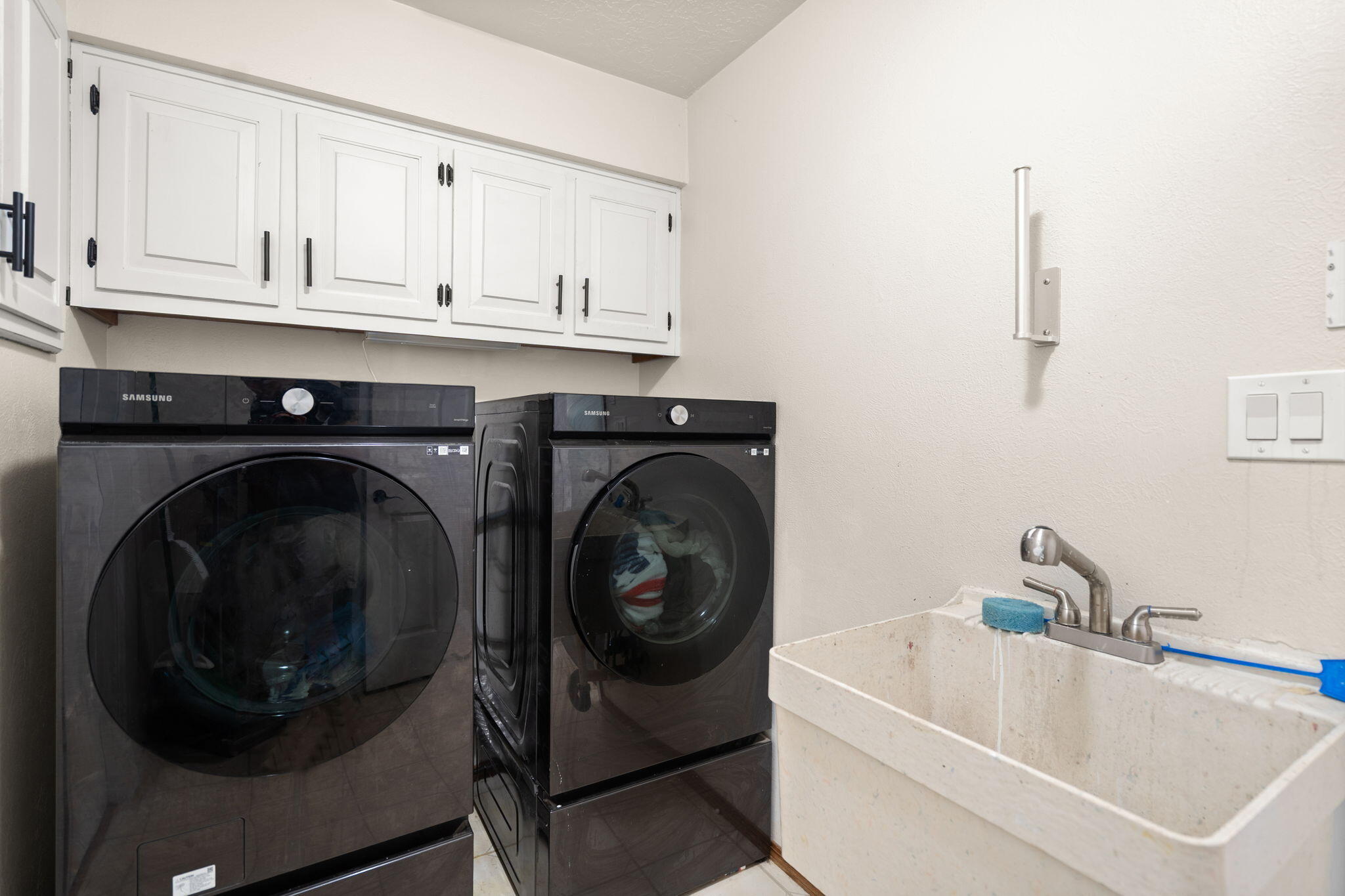 Photo 7 — 5208 Russell Drive NW