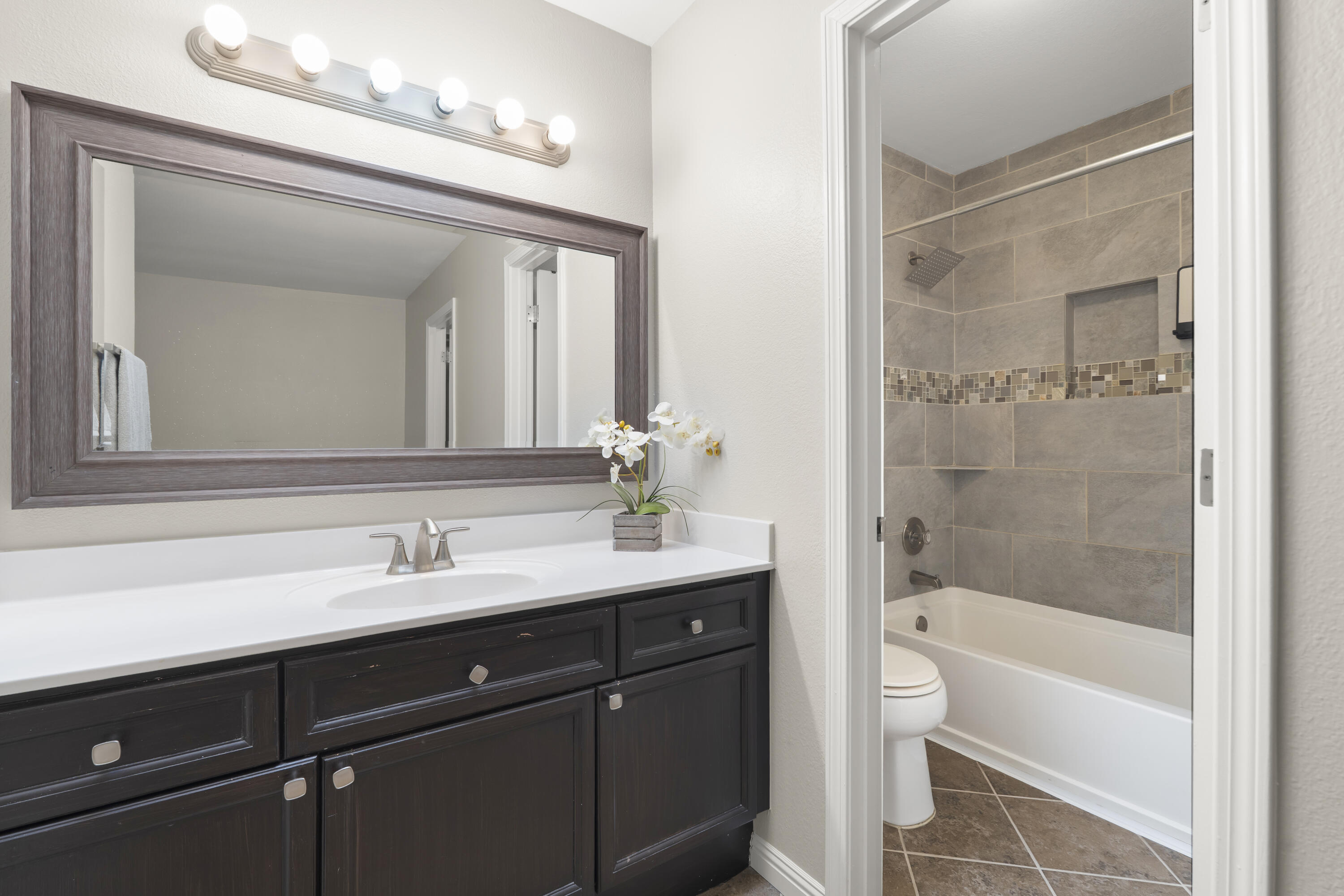 Photo 13 — 506 Phoenix Avenue NW