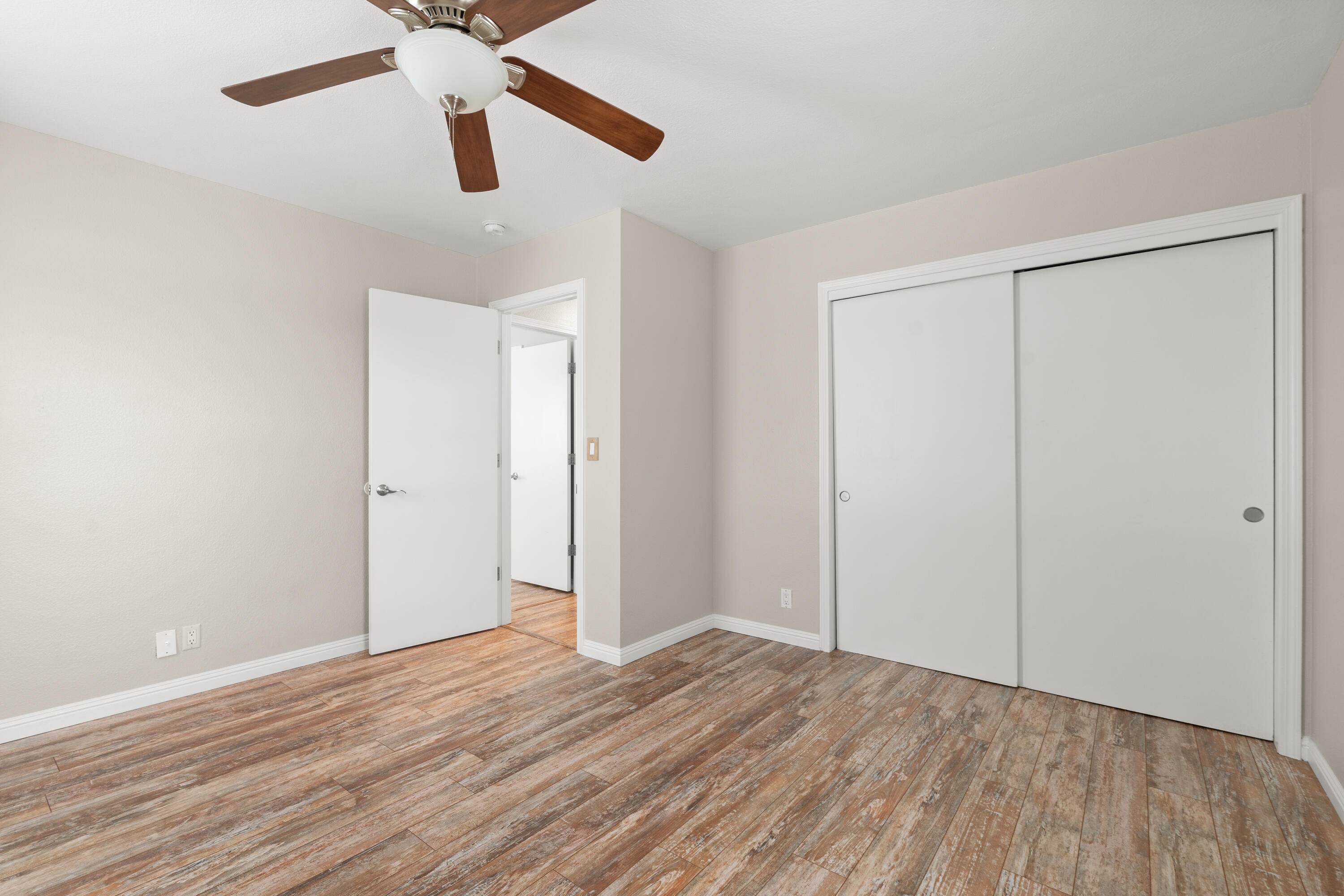 Photo 7 — 506 Phoenix Avenue NW
