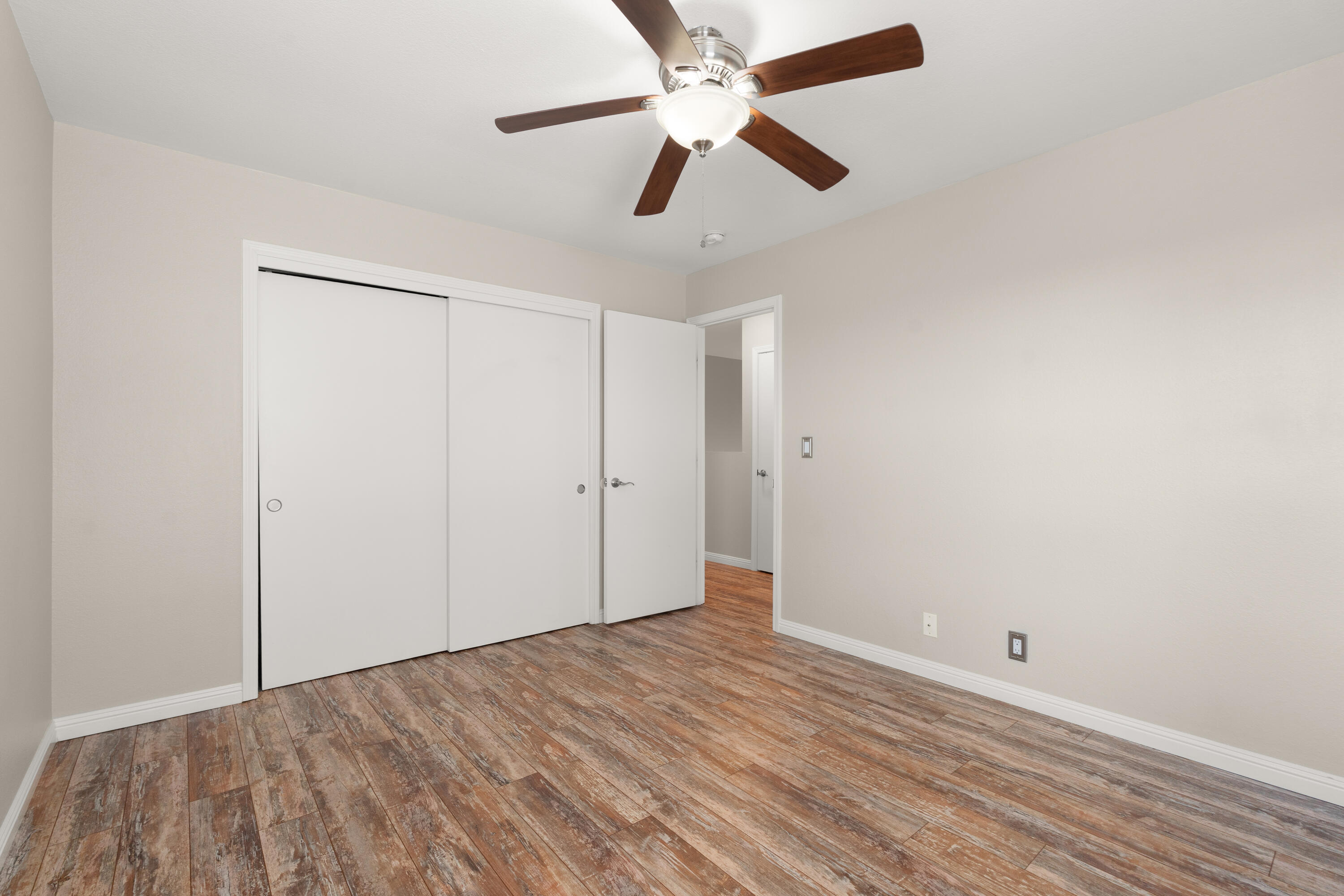 Photo 5 — 506 Phoenix Avenue NW