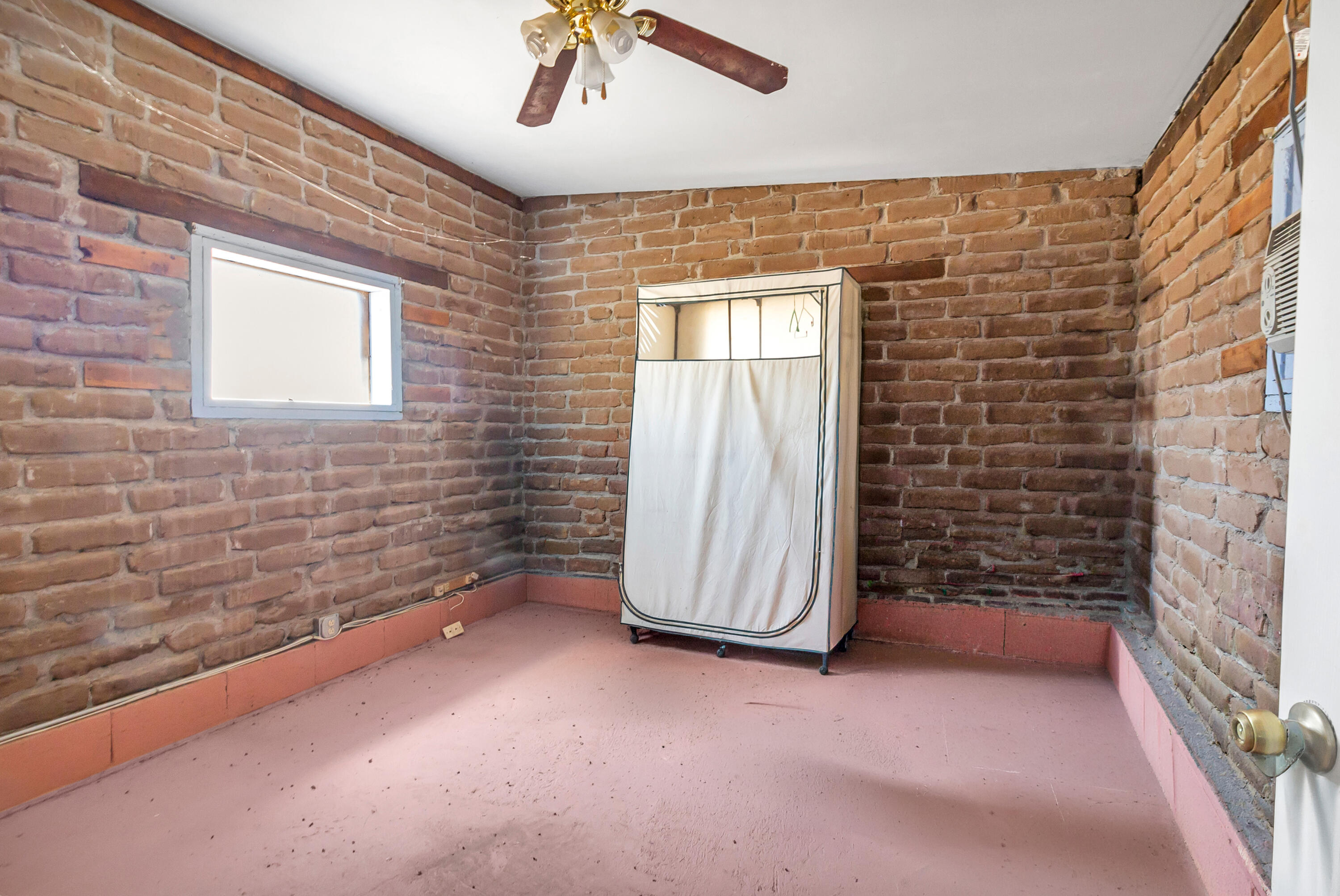 Photo 2 — 17 Sombrillo Lane