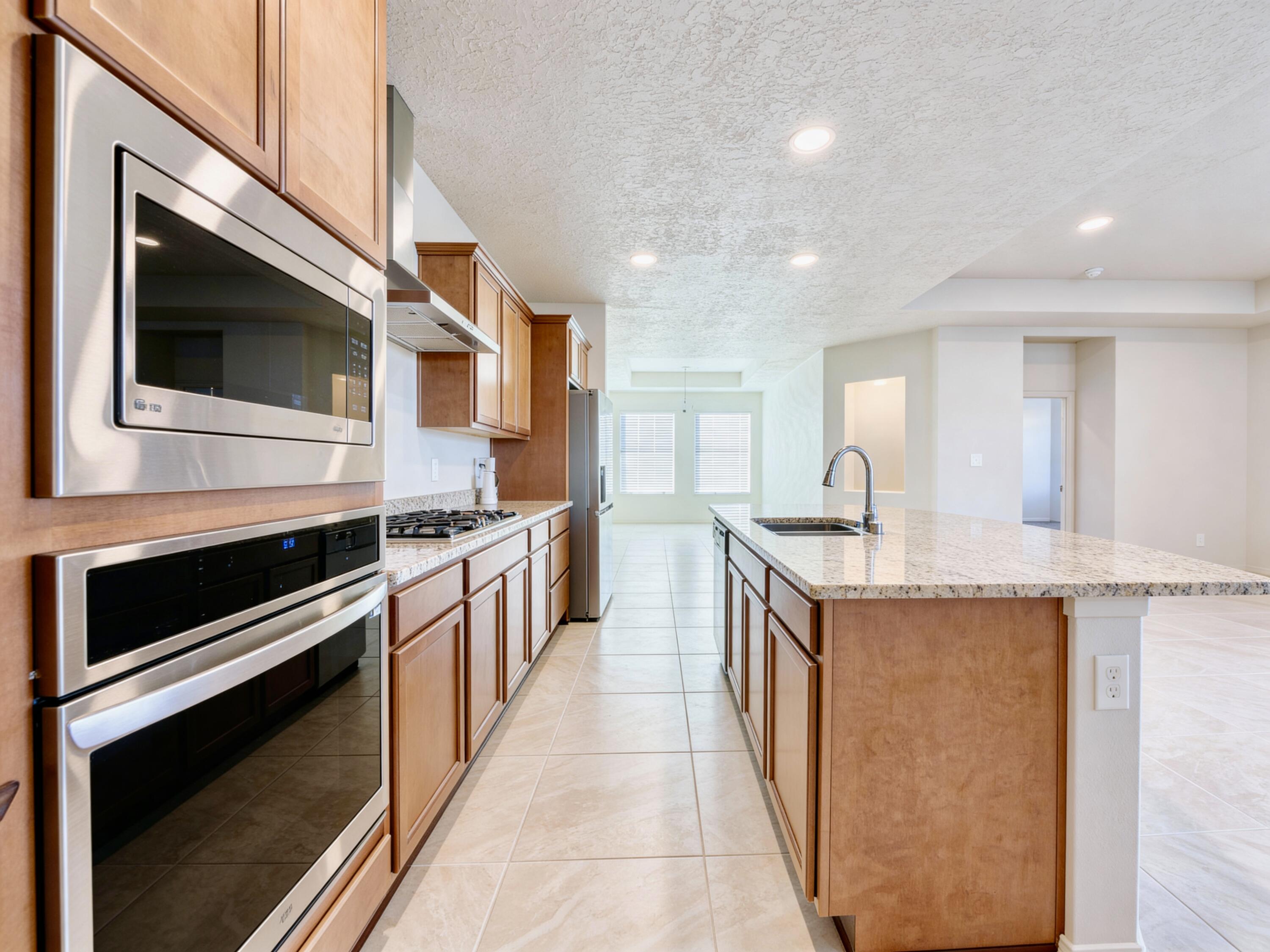 Photo 14 — 151 Fernleaf Court NW
