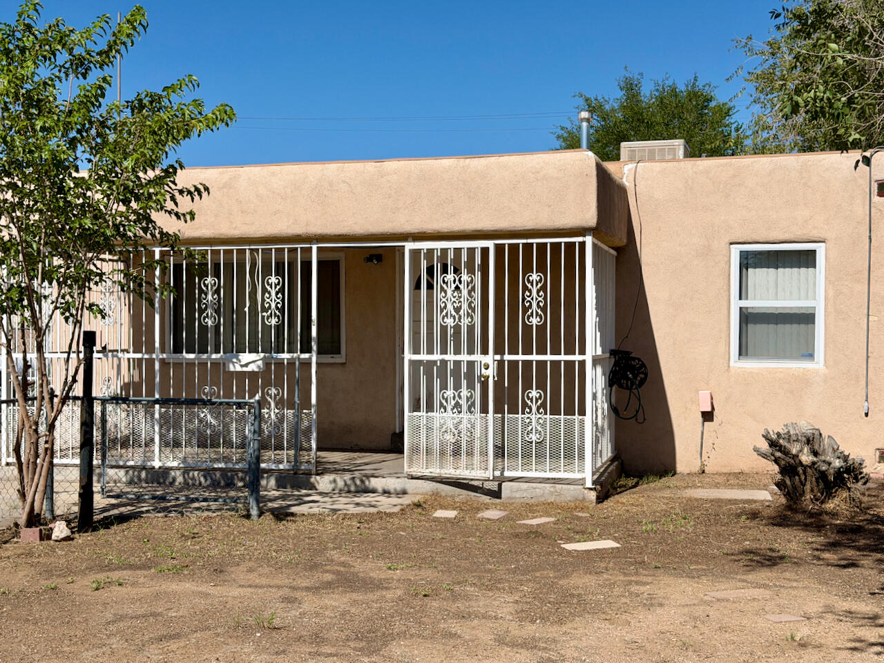 Photo 16 — 821 Ortiz Drive SE