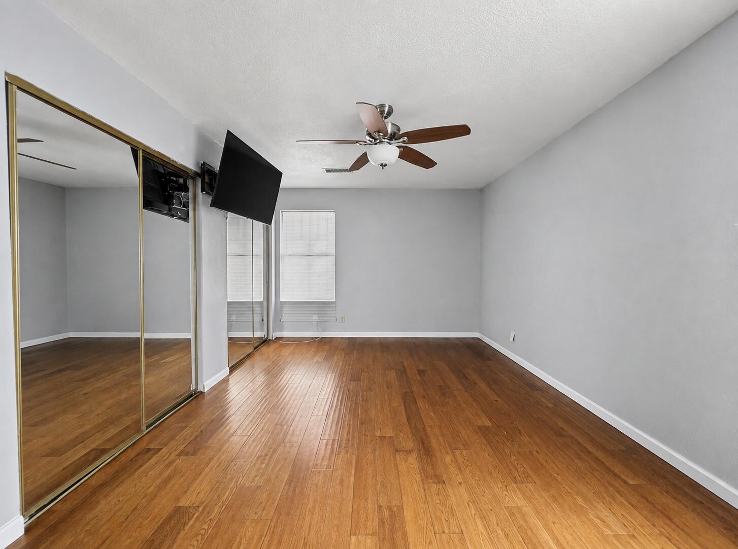 Photo 5 — 6750 Colorado Court NE