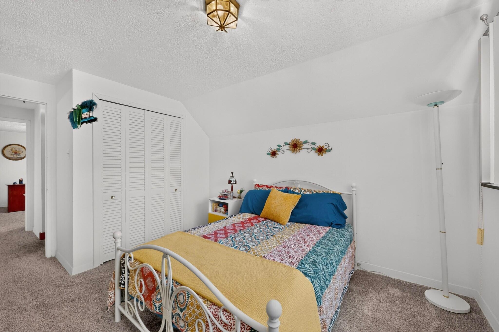 Photo 19 — 1805 Stanford Drive SE