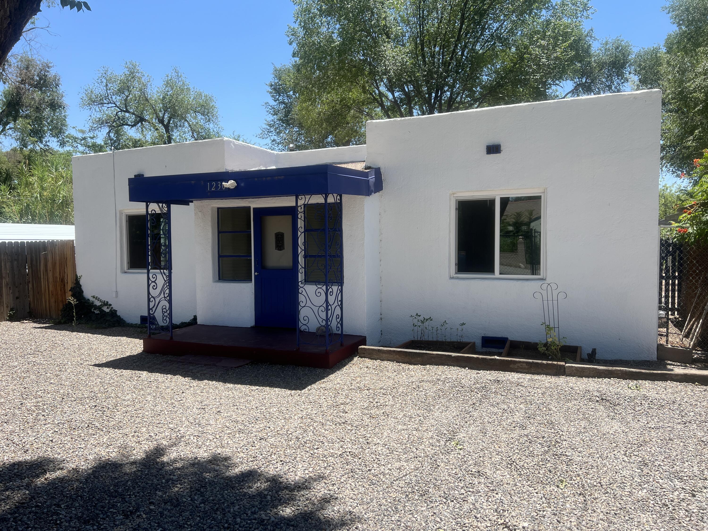 Photo 8 — 1230 Montrose Place SW