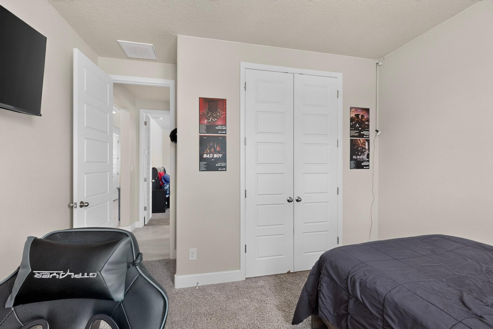 Photo 7 — 6605 Nacelle Road NE