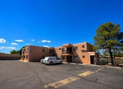 Photo 2 — 609 Mesilla Street SE