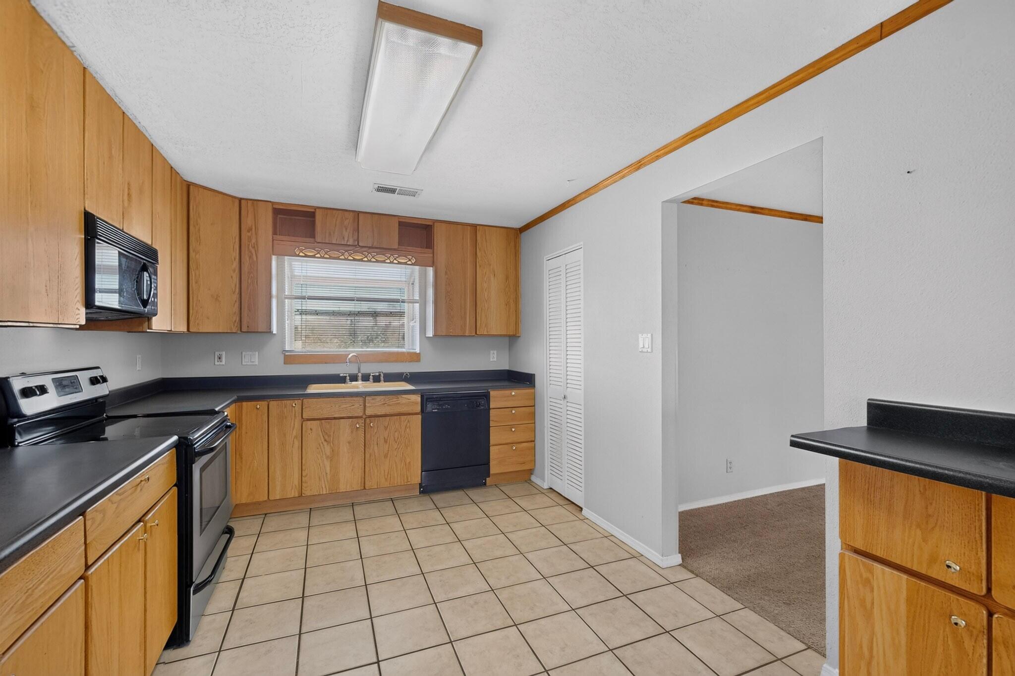 Photo 19 — 900 Peach Tree Road SE