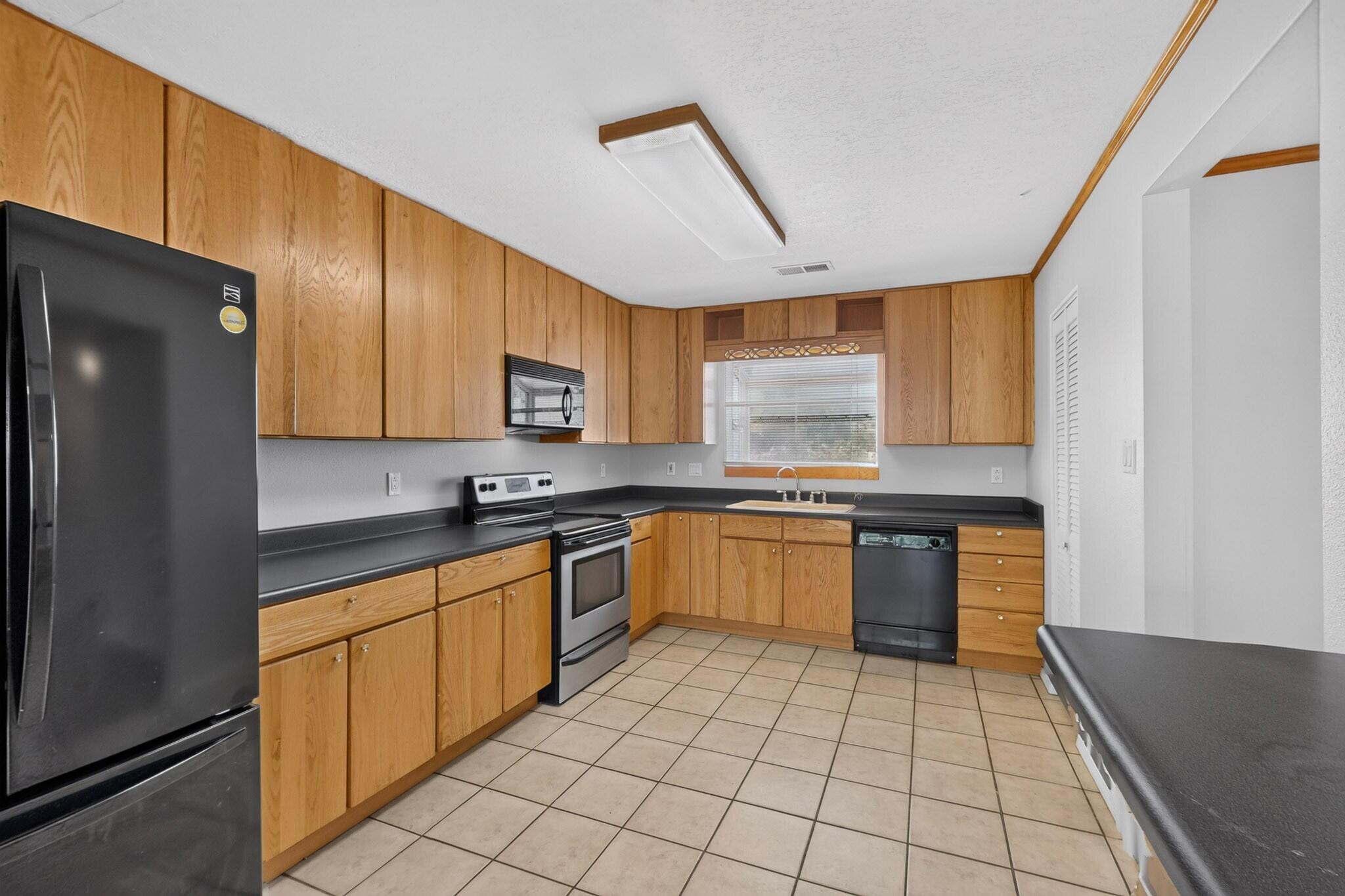 Photo 20 — 900 Peach Tree Road SE