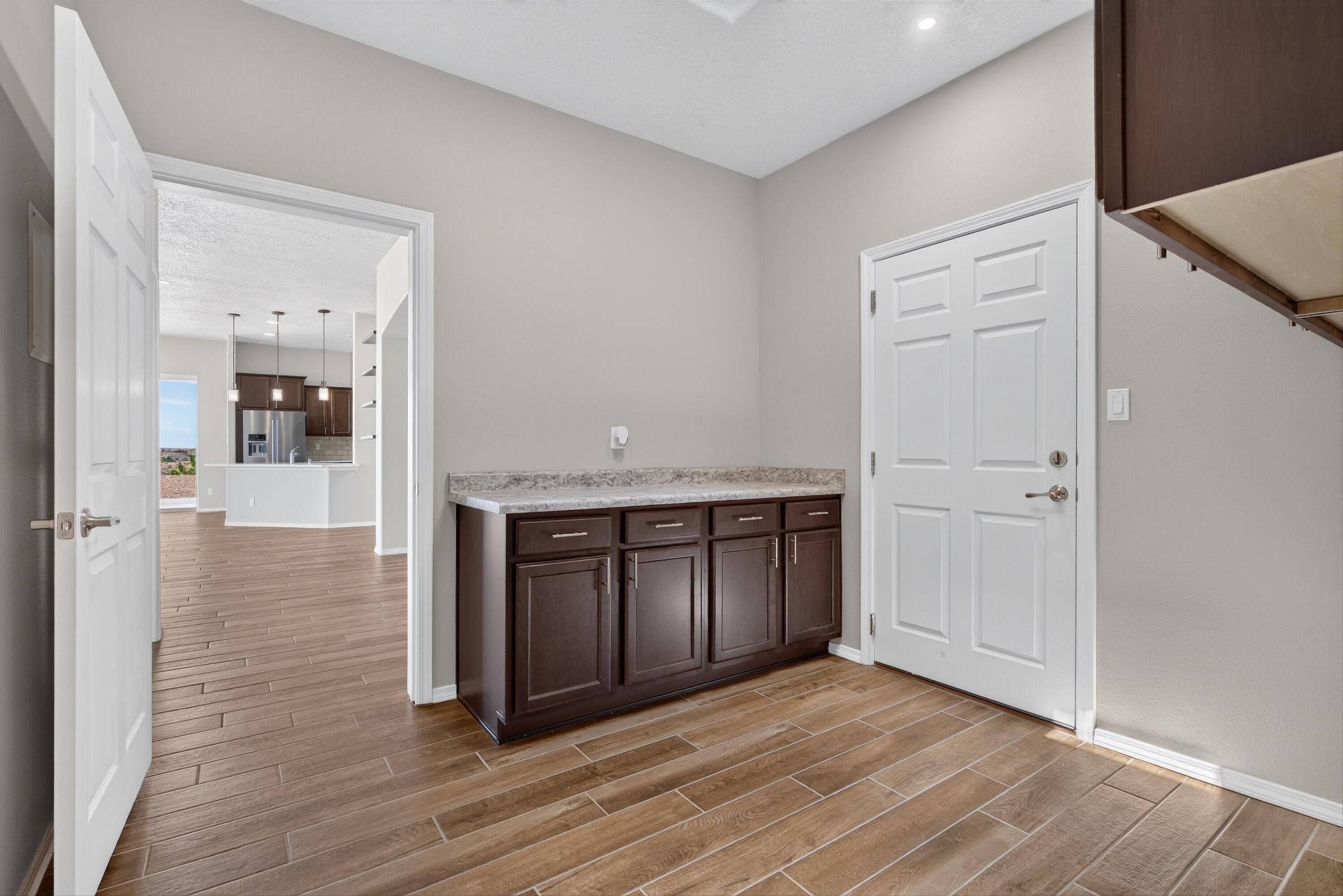 Photo 17 — 2601 Mansart Court NE