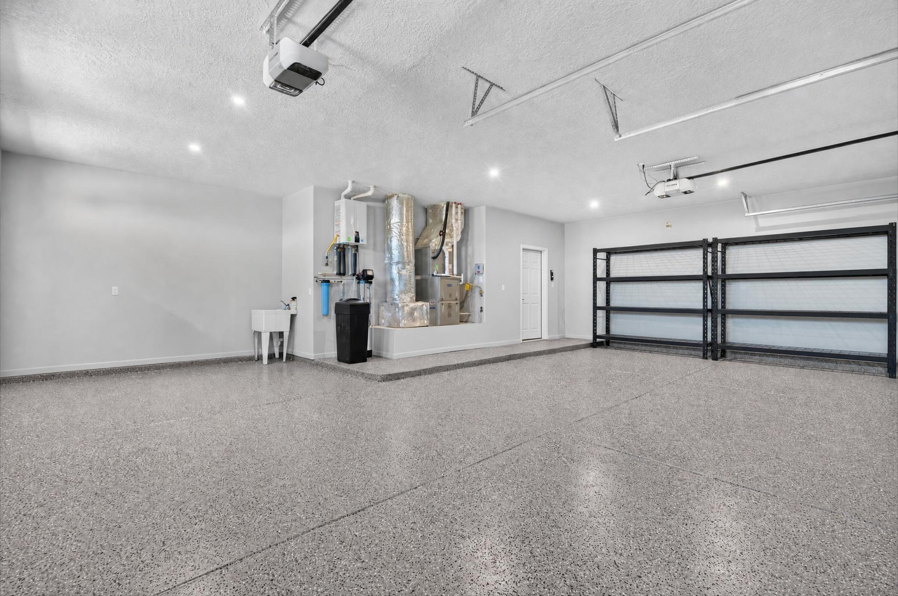 Photo 14 — 2601 Mansart Court NE