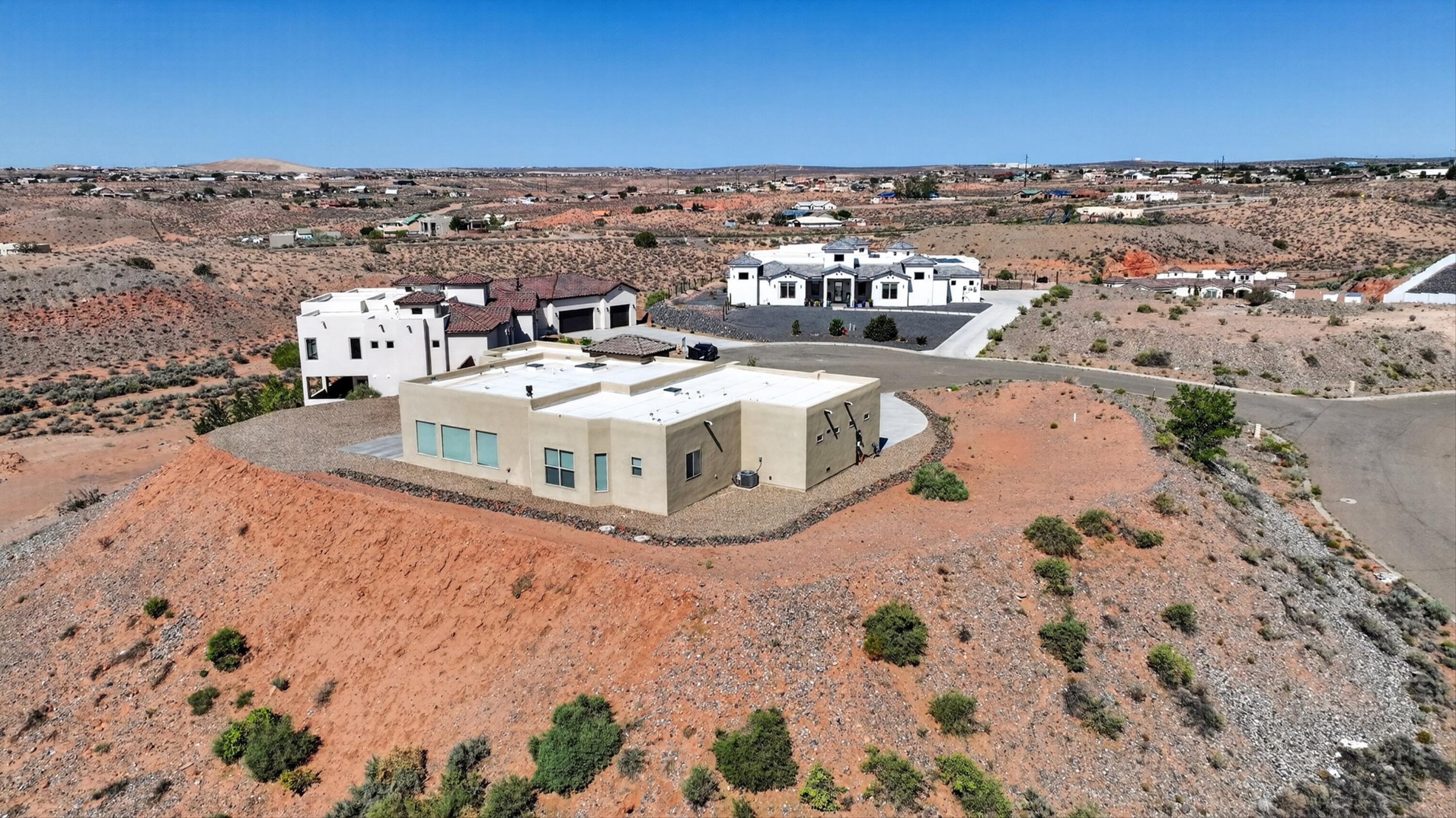 Photo 11 — 2601 Mansart Court NE
