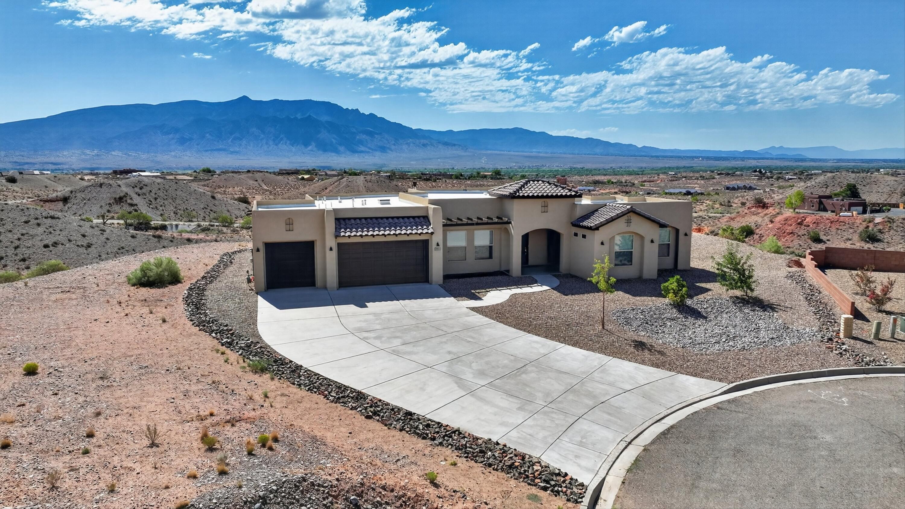Photo 10 — 2601 Mansart Court NE