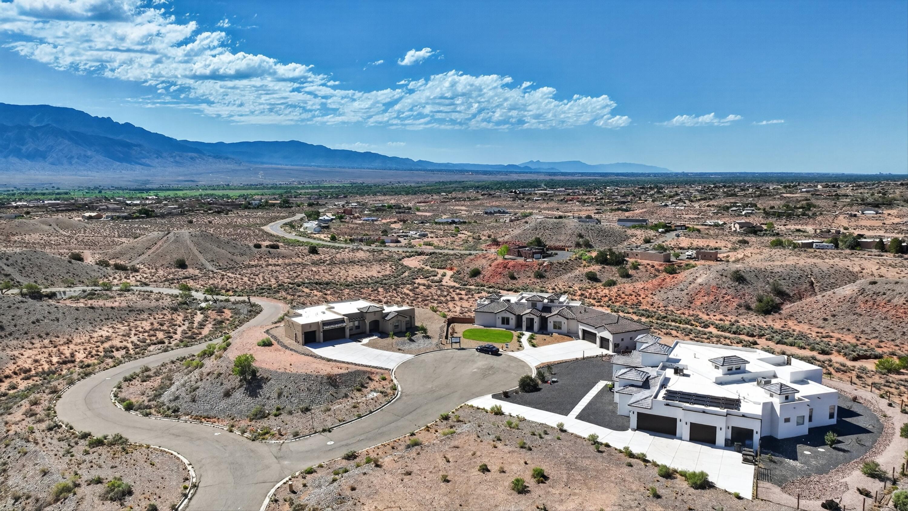 Photo 9 — 2601 Mansart Court NE