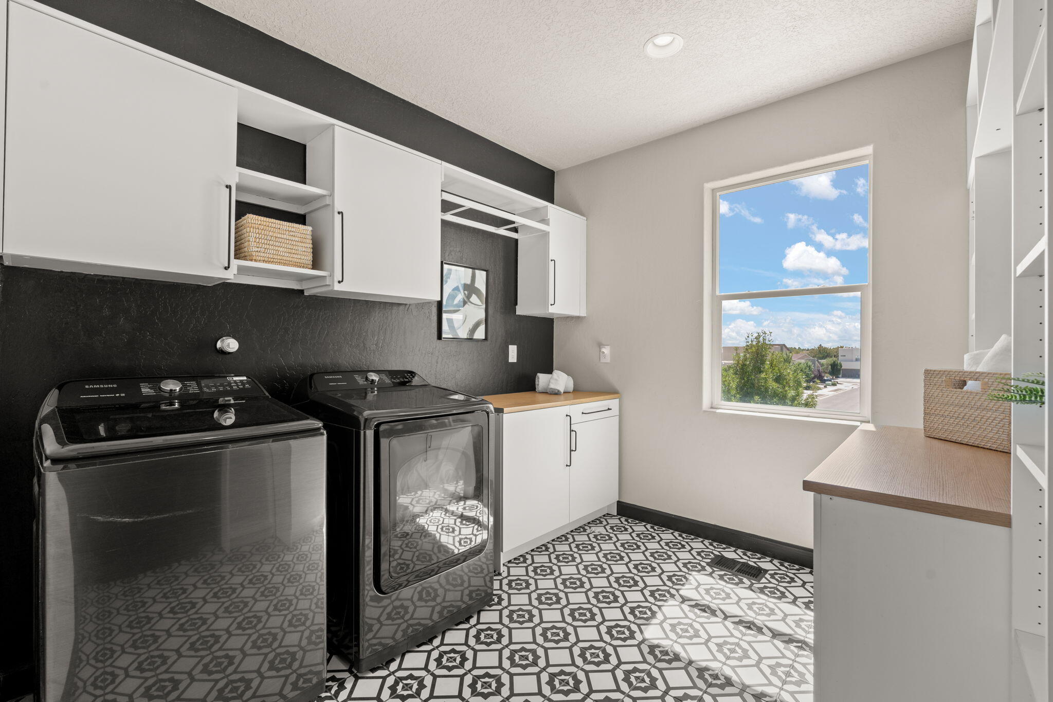 Photo 11 — 2416 Nugget Street SE