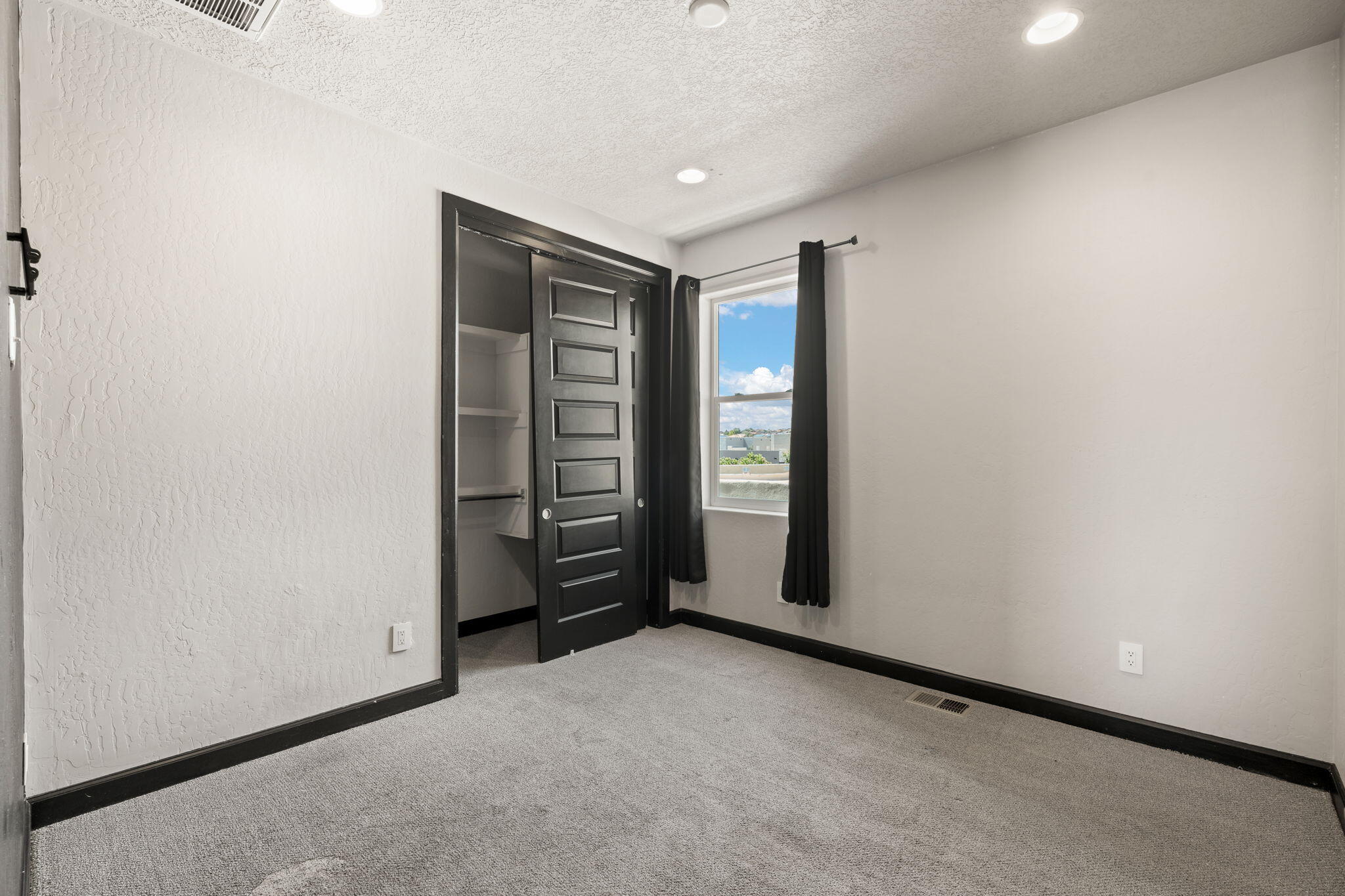 Photo 13 — 2416 Nugget Street SE