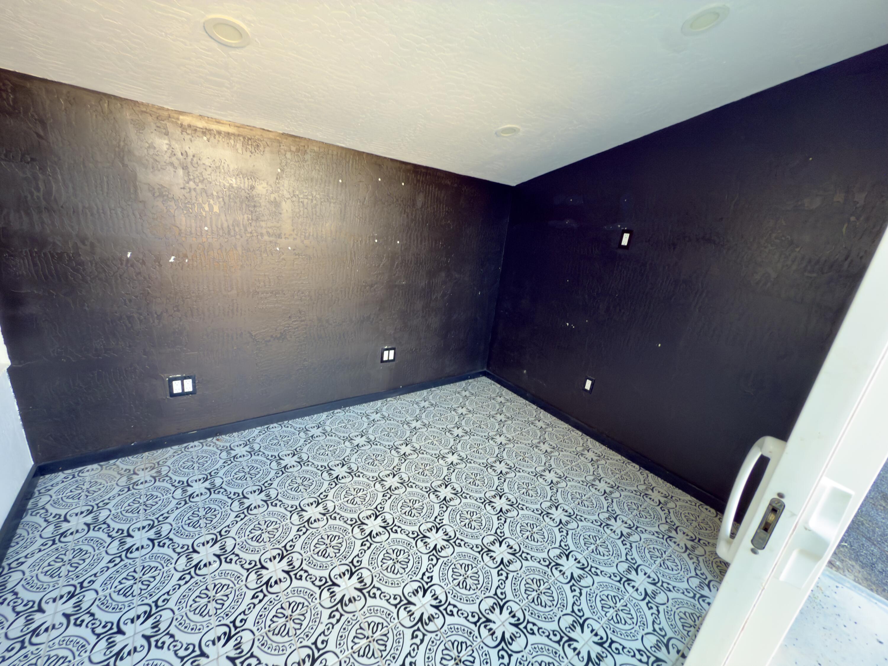 Photo 2 — 2416 Nugget Street SE