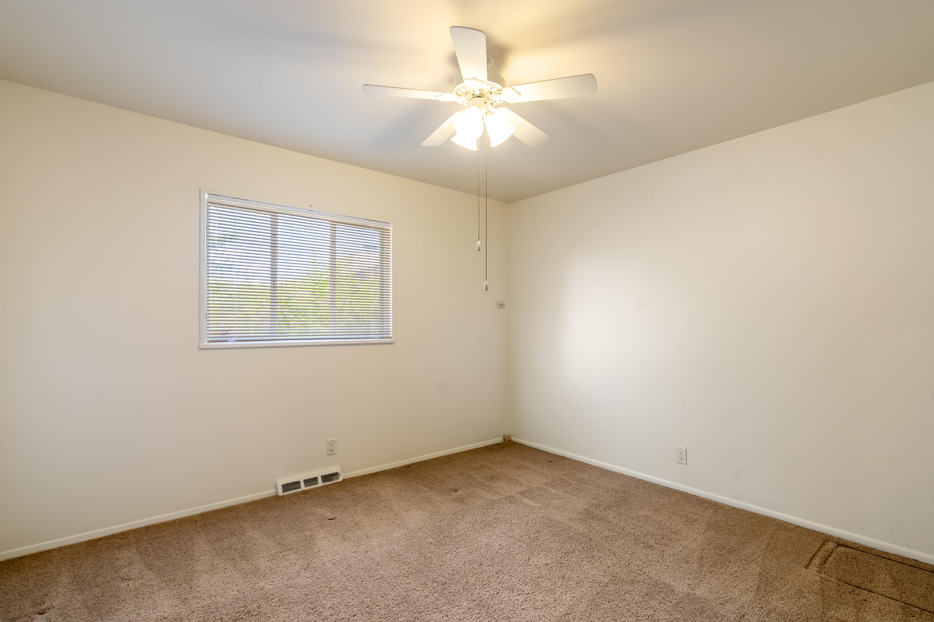 Photo 11 — 3616 Florida Street NE