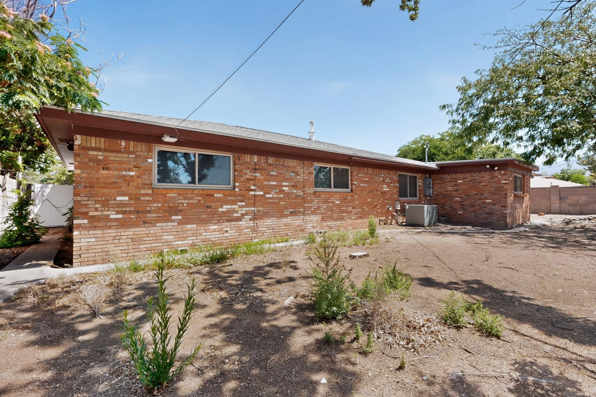 Photo 6 — 8432 Palo Duro Avenue NE