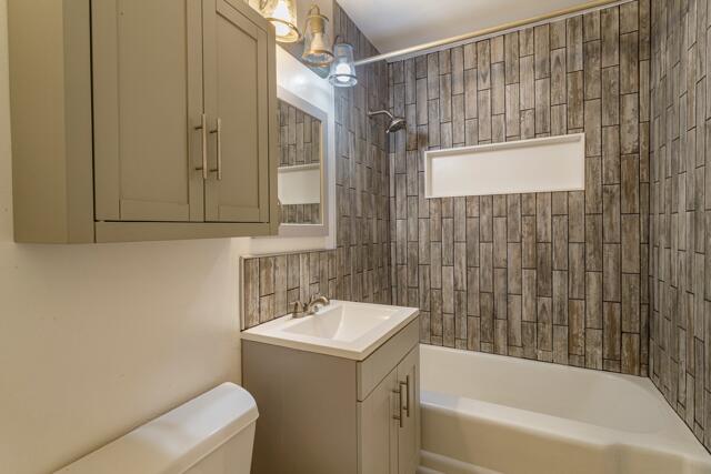 Photo 7 — 3520 Smith Avenue SE