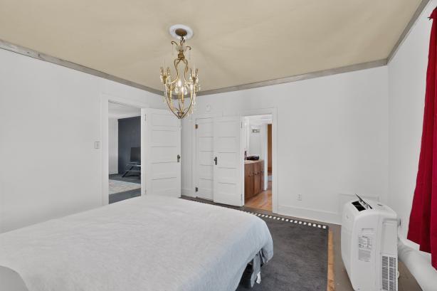 Photo 2 — 401 N Corbett Avenue