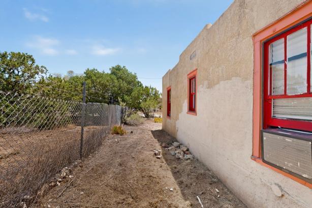 Photo 17 — 401 N Corbett Avenue