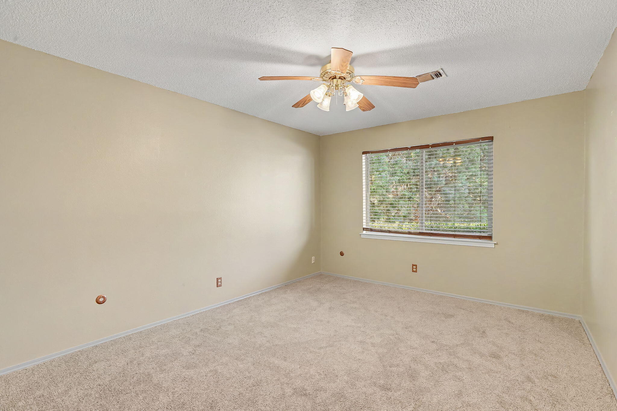Photo 9 — 12420 Morocco Road NE