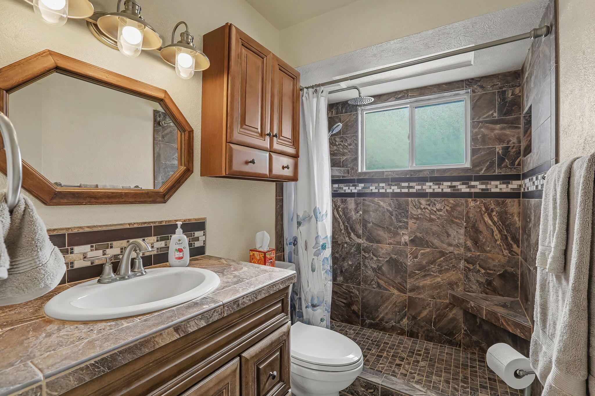 Photo 11 — 12420 Morocco Road NE