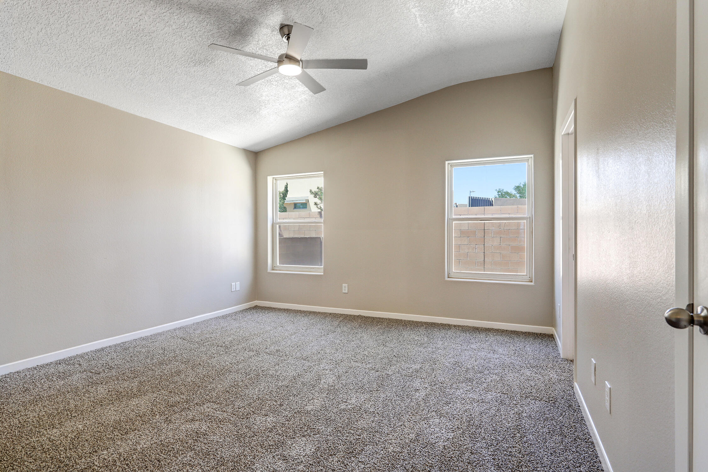 Photo 4 — 1440 Reynosa Loop SE