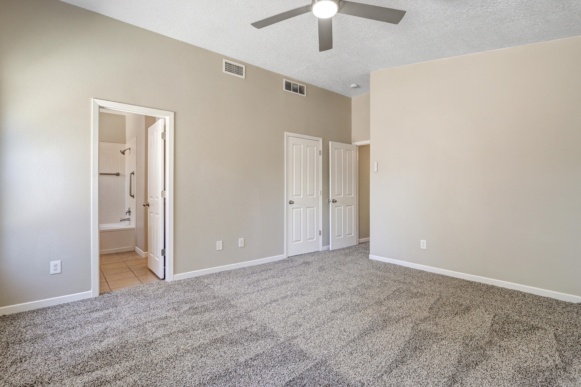 Photo 5 — 1440 Reynosa Loop SE