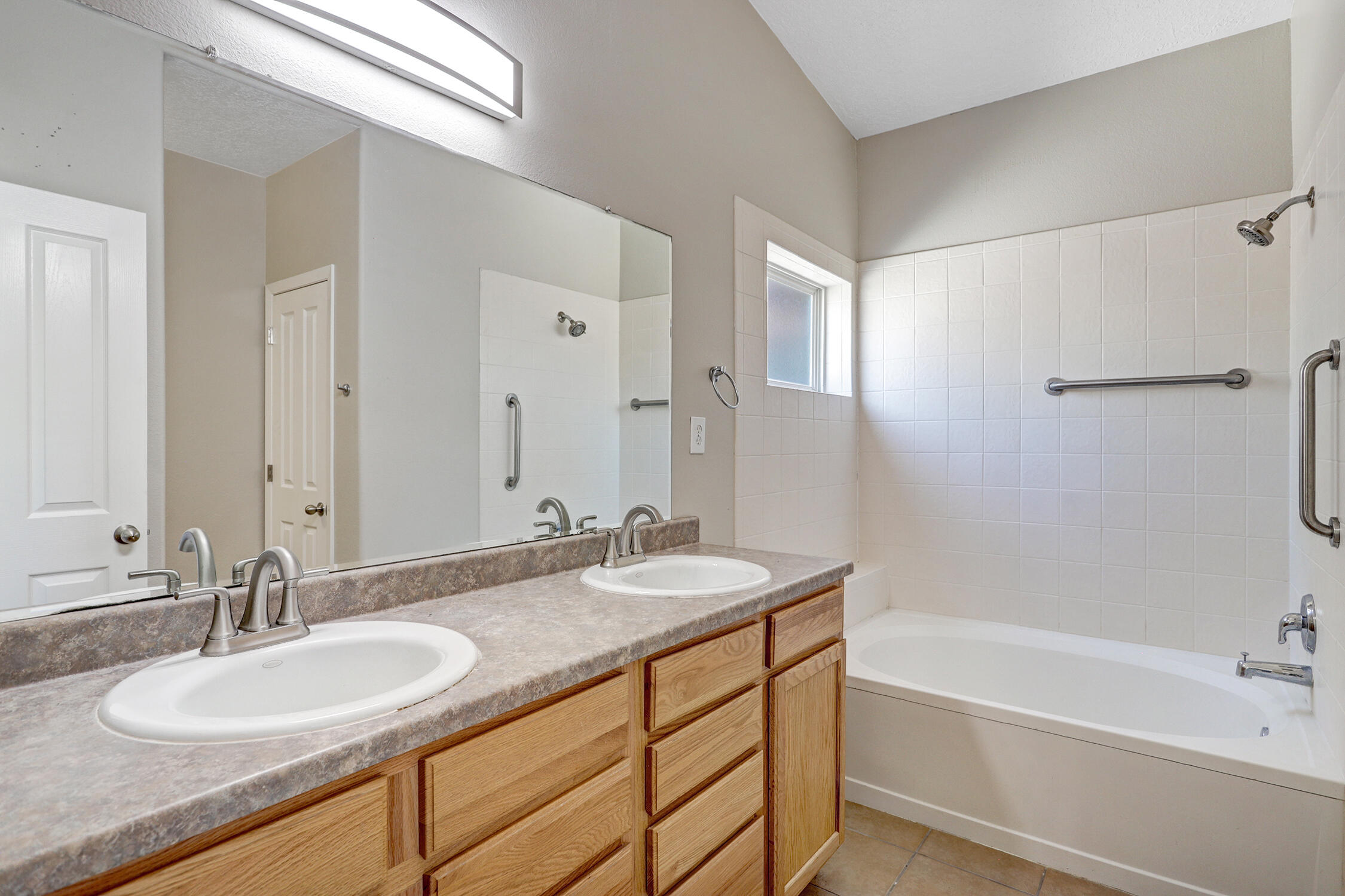 Photo 6 — 1440 Reynosa Loop SE