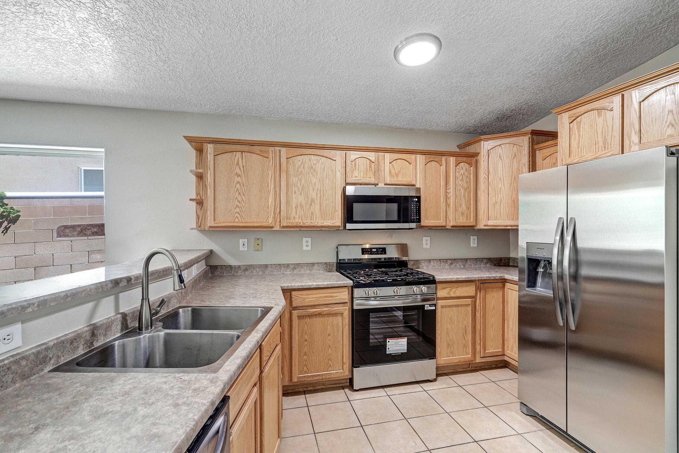 Photo 3 — 1440 Reynosa Loop SE