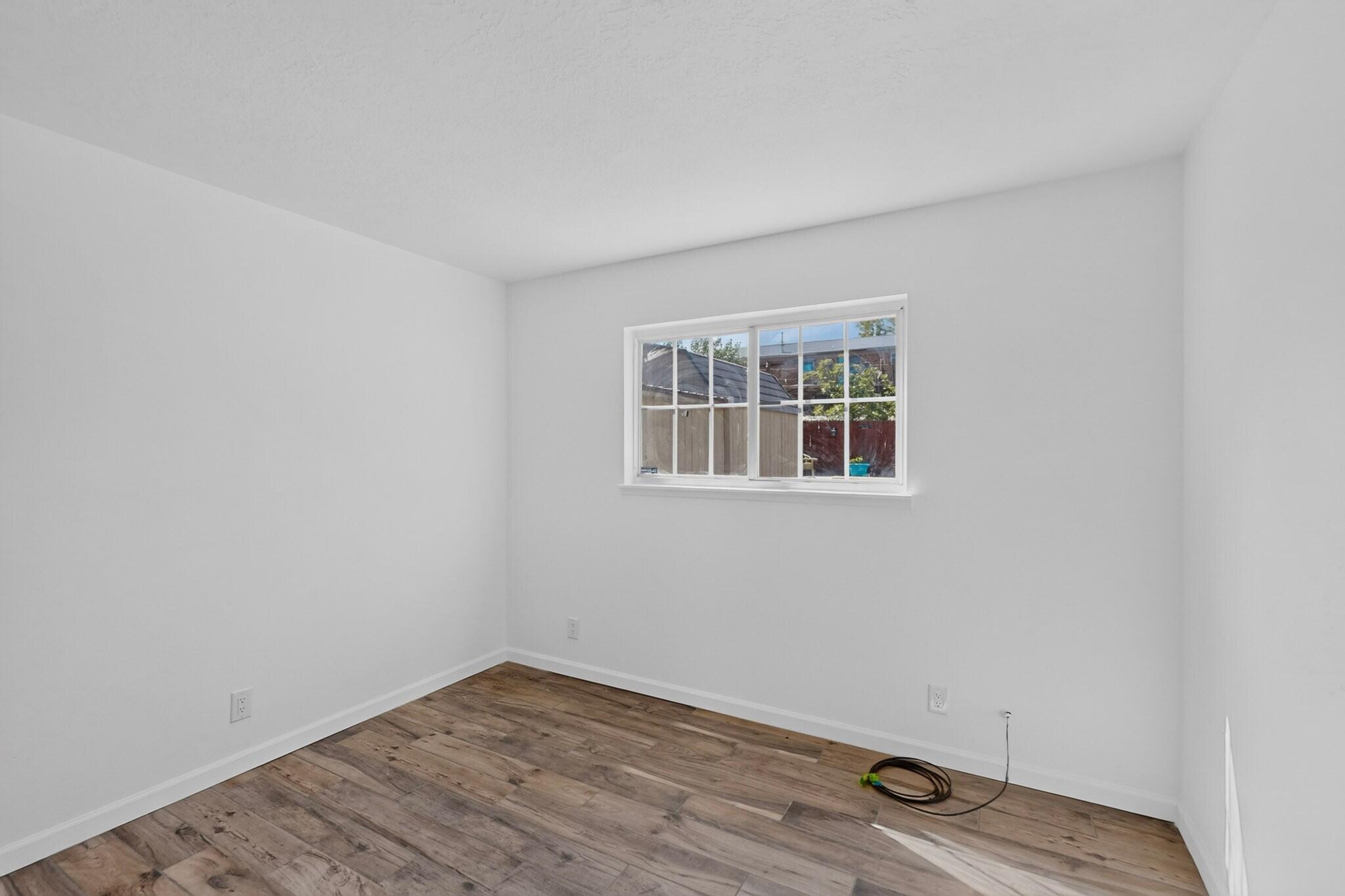 Photo 17 — 5809 Plaza Paseo Street NW