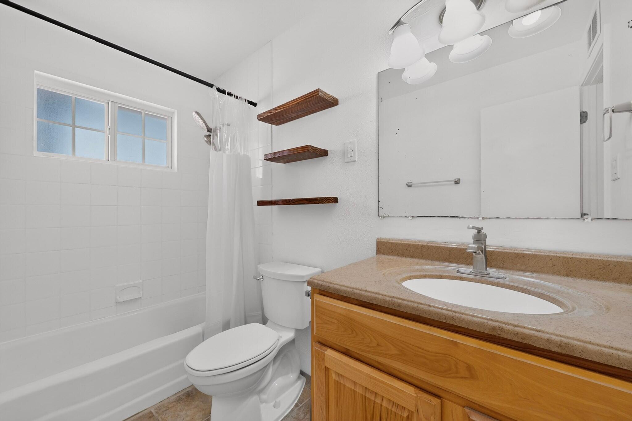 Photo 20 — 5809 Plaza Paseo Street NW