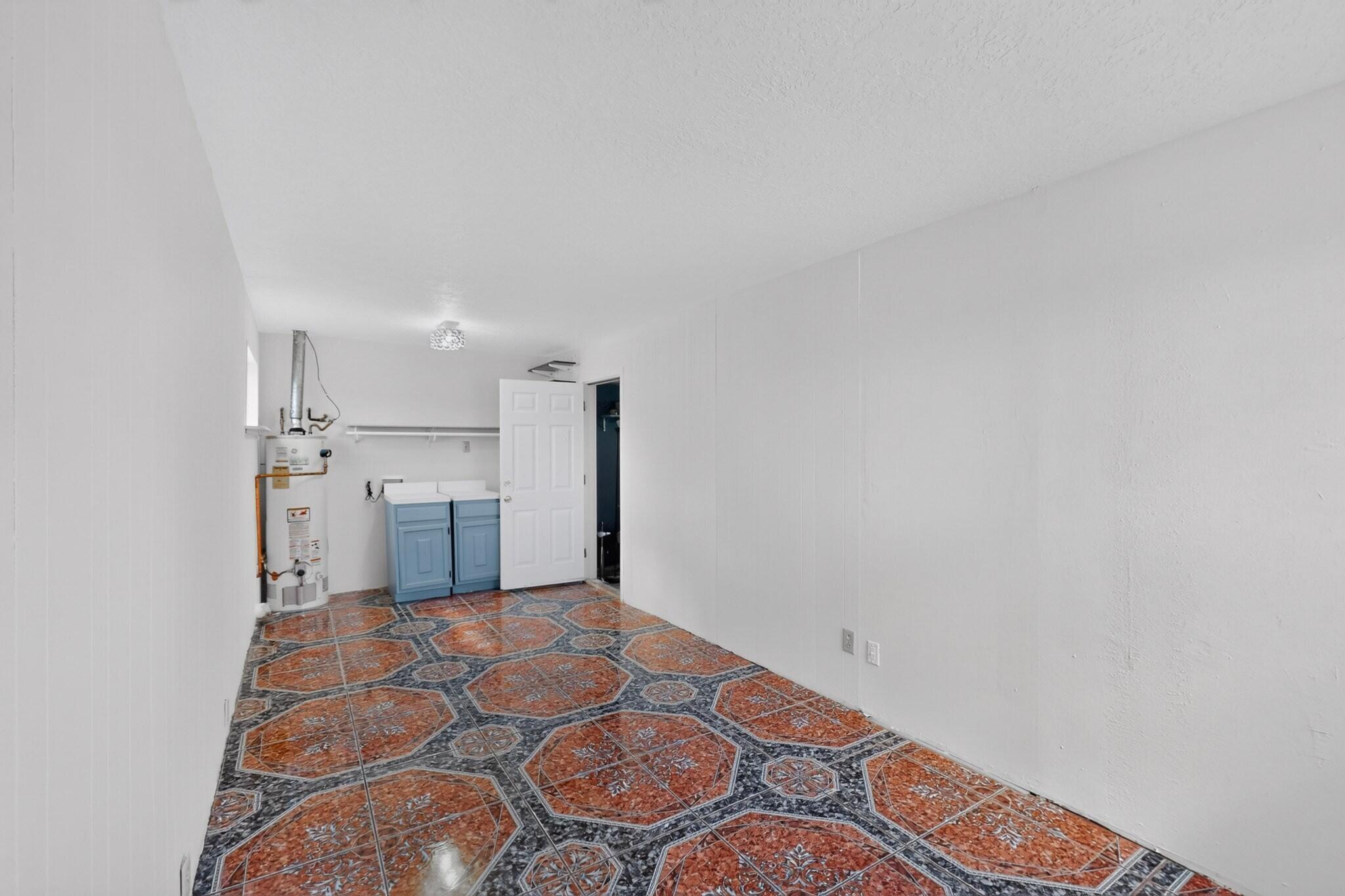 Photo 5 — 5809 Plaza Paseo Street NW