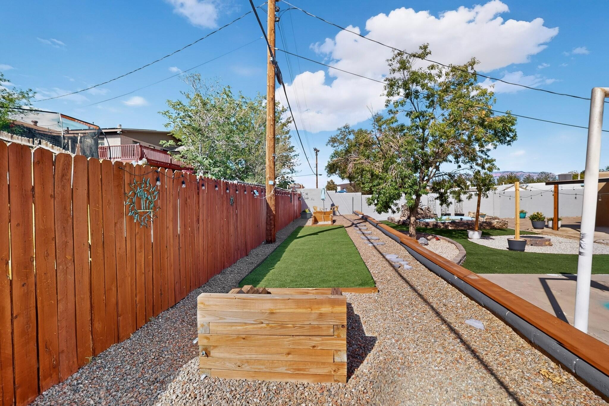 Photo 11 — 5809 Plaza Paseo Street NW