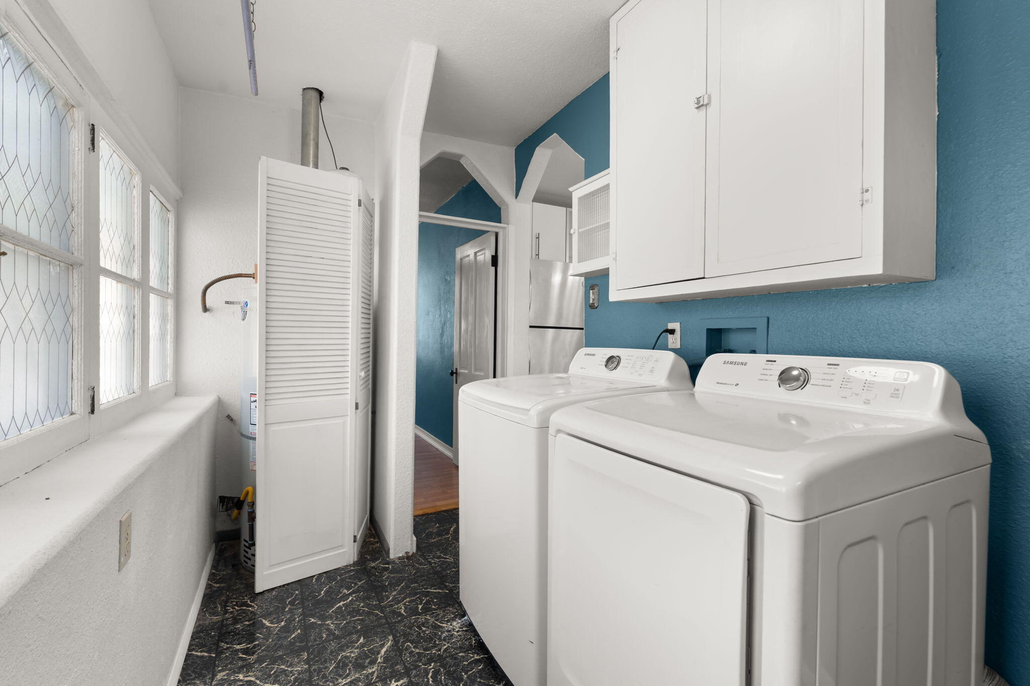 Photo 18 — 517 Coal Avenue SE